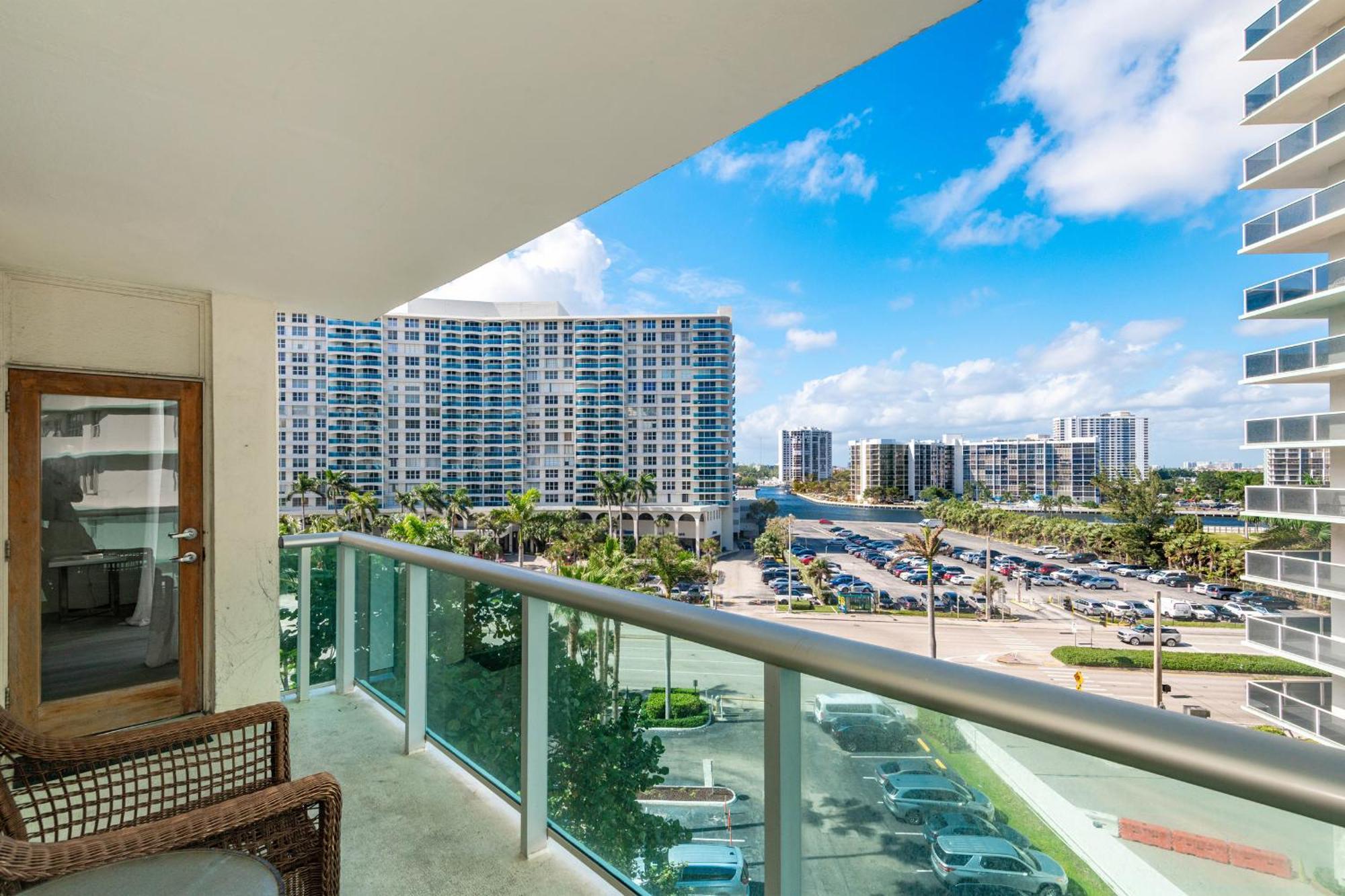 Lovely Apartment In The Beach- Tides Hollywood Exterior photo